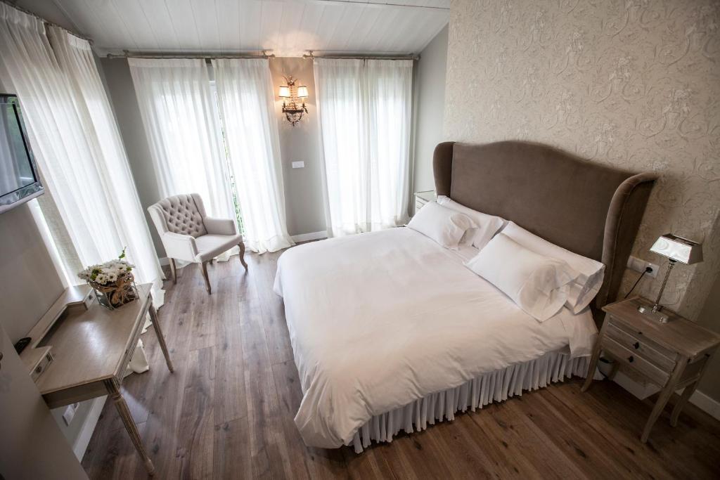 El Jardin De Vikera Guest House San Andres de Montejos Room photo