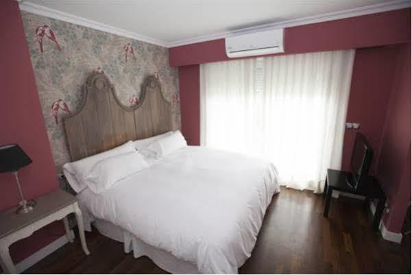 El Jardin De Vikera Guest House San Andres de Montejos Exterior photo